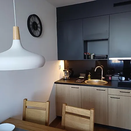 Zlatni Javor, 410 Hotel apartamentowy