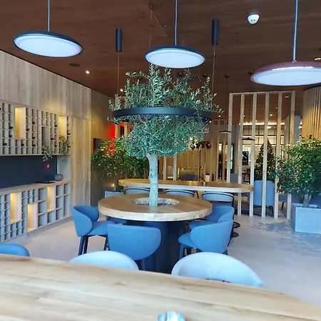 Apartahotel Zlatni Javor, 410 Jahorina