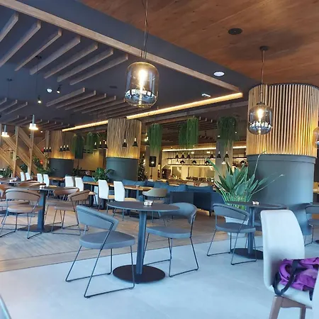 Zlatni Javor, 410 Apartahotel *