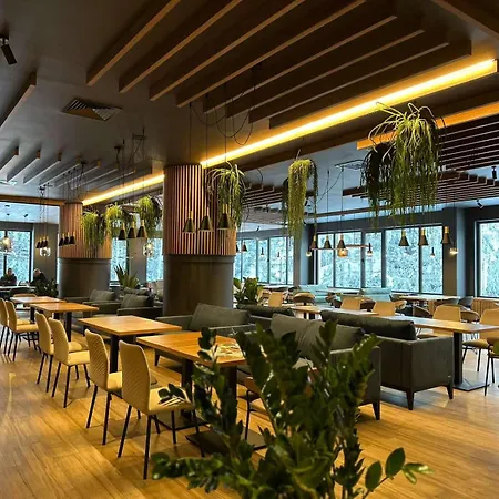 Zlatni Javor, 410 Hotel apartamentowy Jahorina