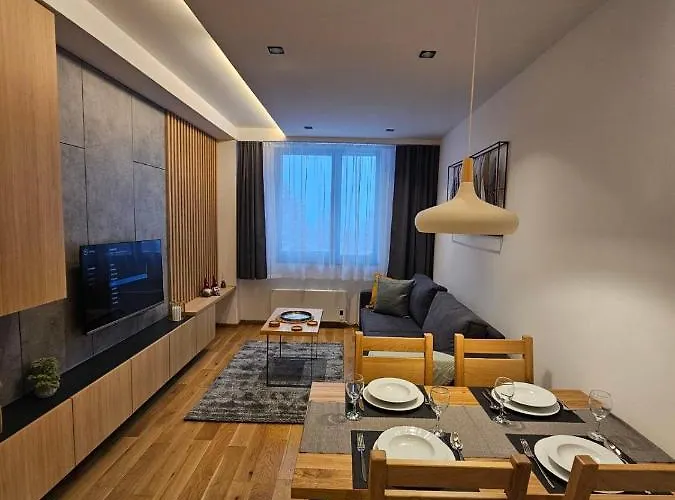 Zlatni Javor, 410 Aparthotel